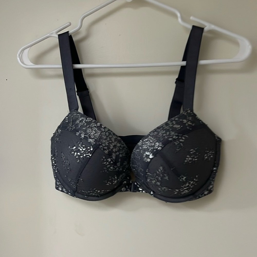 Gray Very Sexy style Victoria Secret Bra 34D. Wore once with a holiday gown.